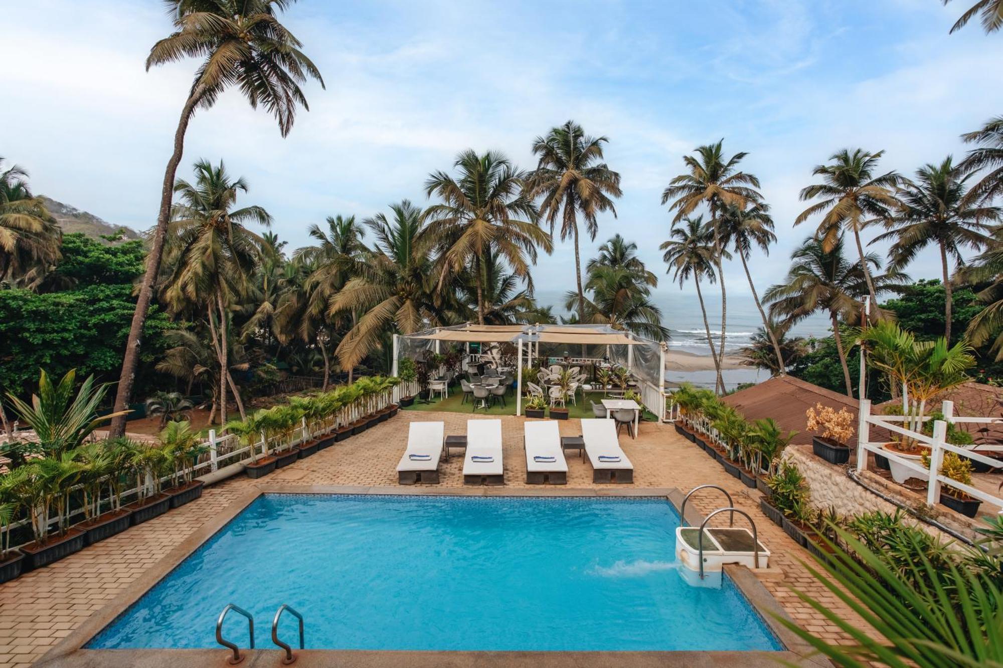 Stone Wood Beach Resort, Вагатор Экстерьер фото
