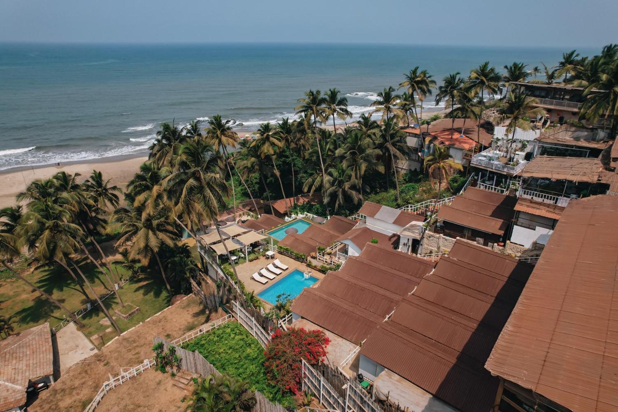 Stone Wood Beach Resort, Вагатор Экстерьер фото