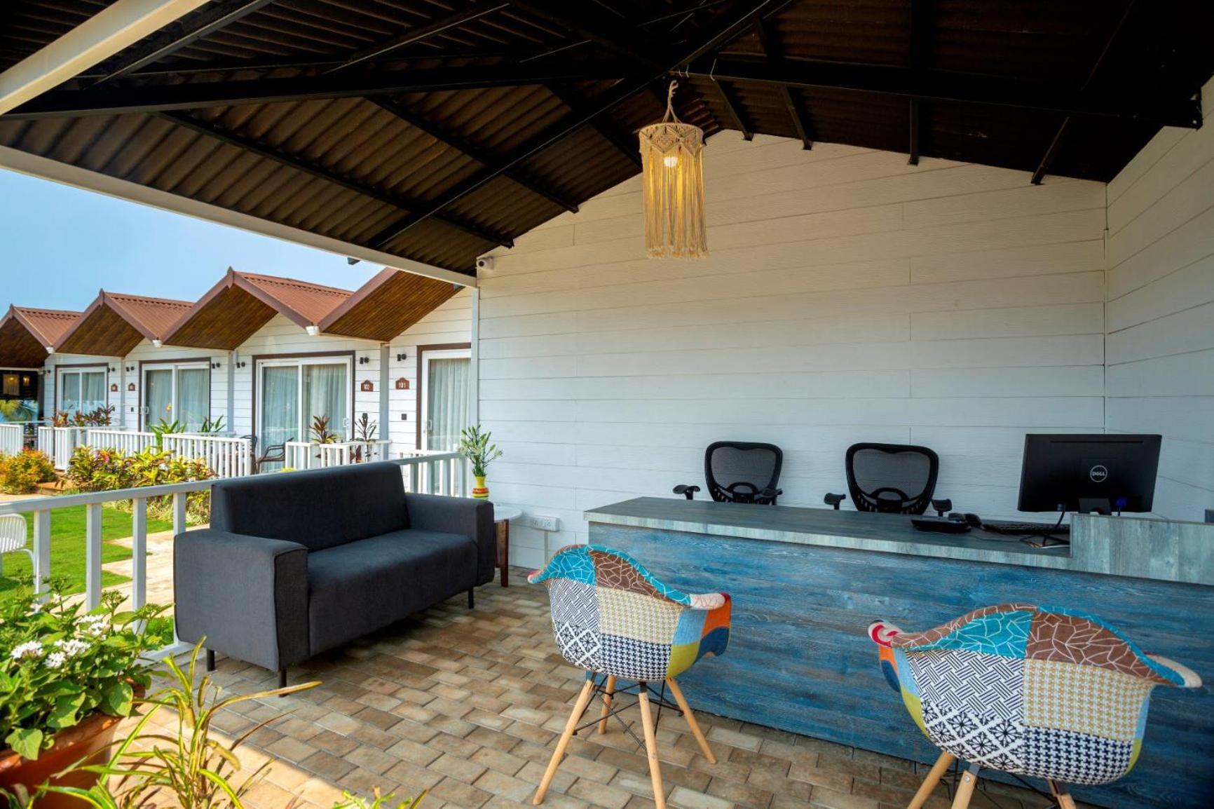 Stone Wood Beach Resort, Вагатор Экстерьер фото
